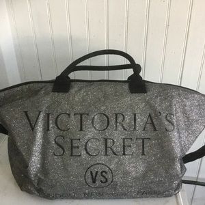 Victoria Secret Duffle bag💗